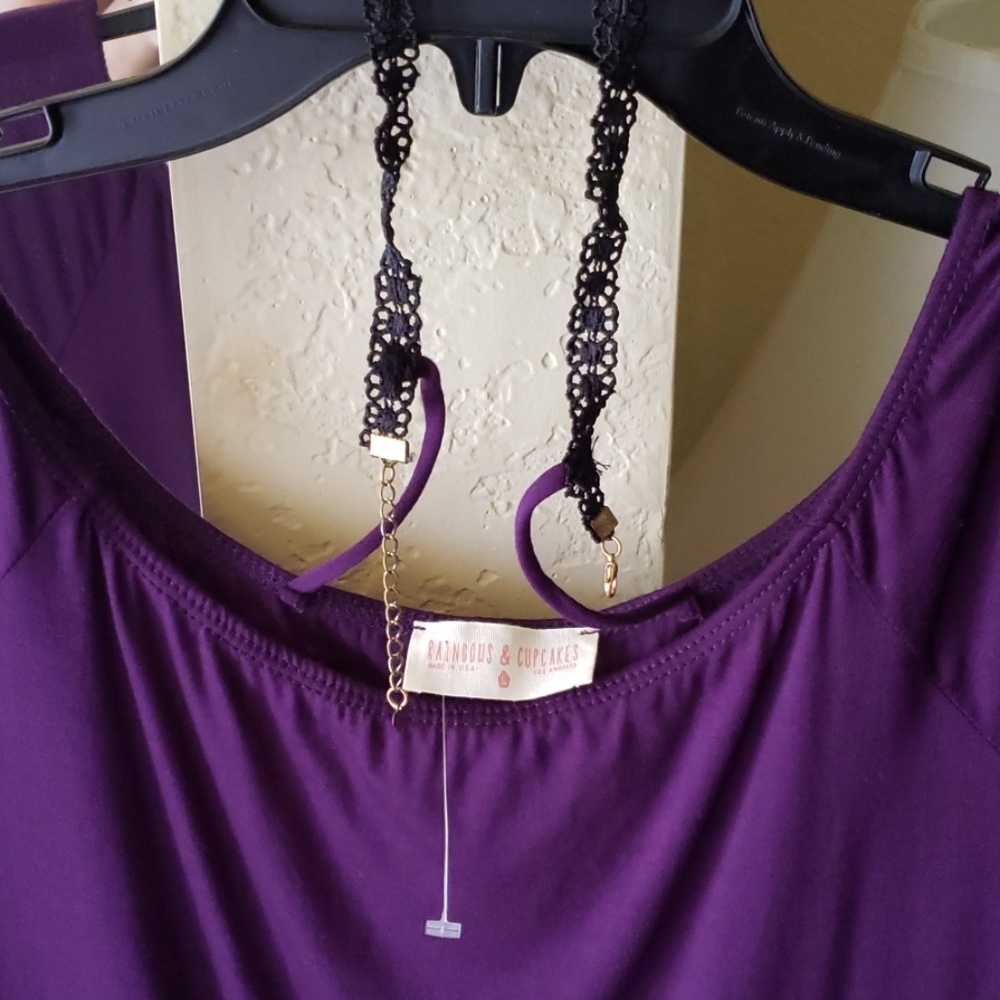 New Long sleeved shirt. Soft material. - Picture 2 of 3